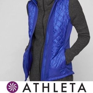Athleta Rock Springs Vest Purple Full Zip Quilted Pockets Womens M Athletic Fit
